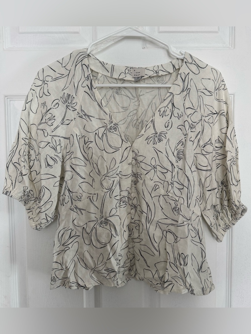 a new day Cream Floral Outline Button-Front Blouse